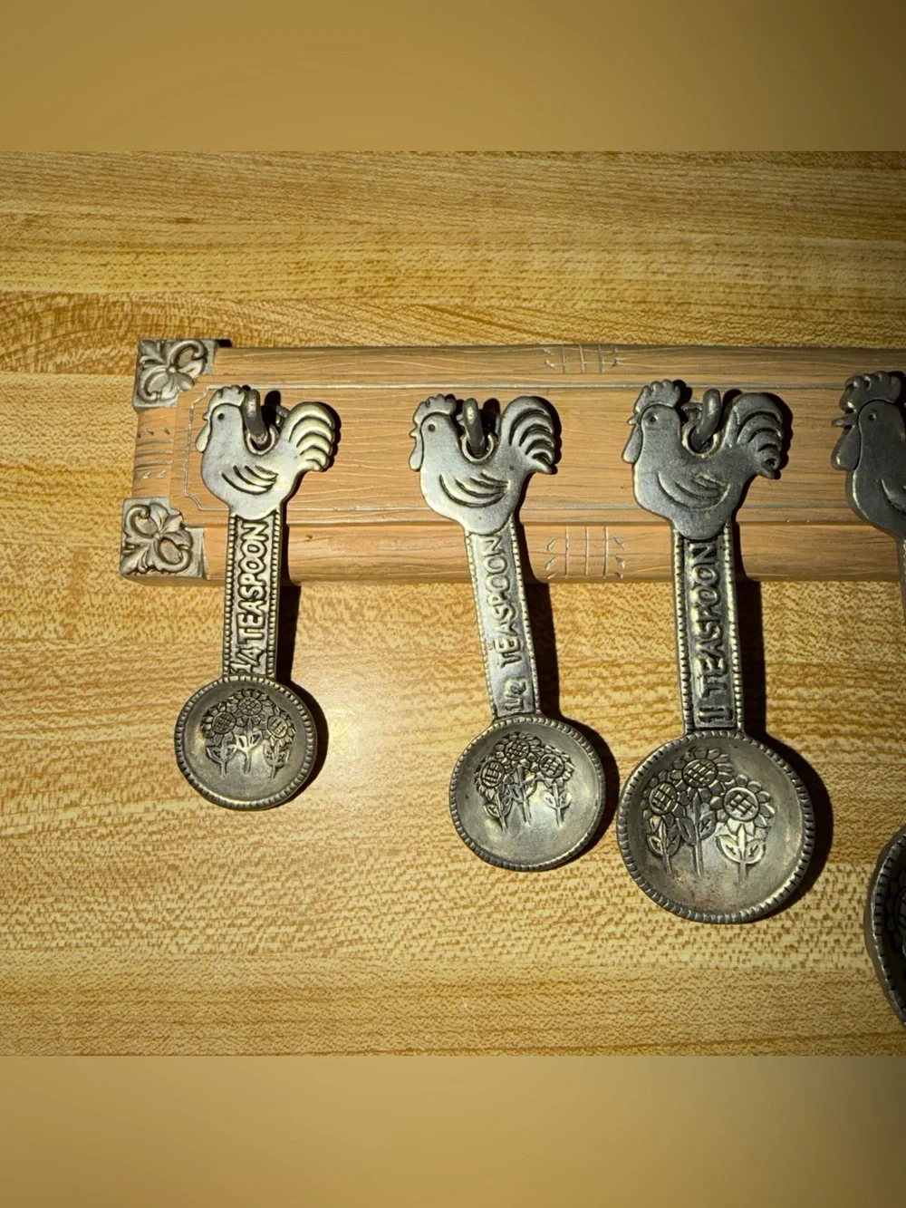 Vintage‎ Ganz Rooster Measuring Spoon Wall Hook Set